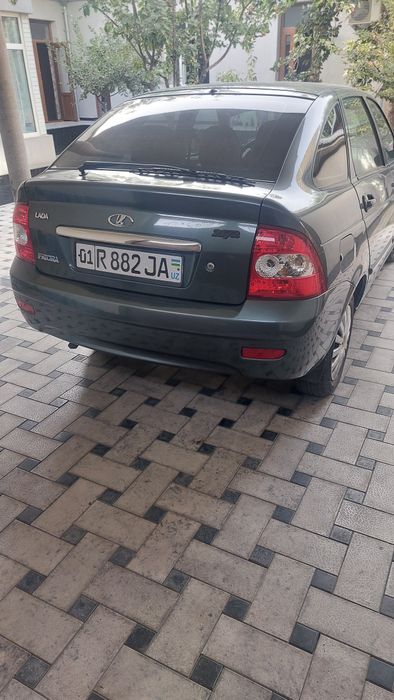 Priora 2172 Lada
сидения обогрев bor 
2008 yili 
277 000 km 
Pult meji