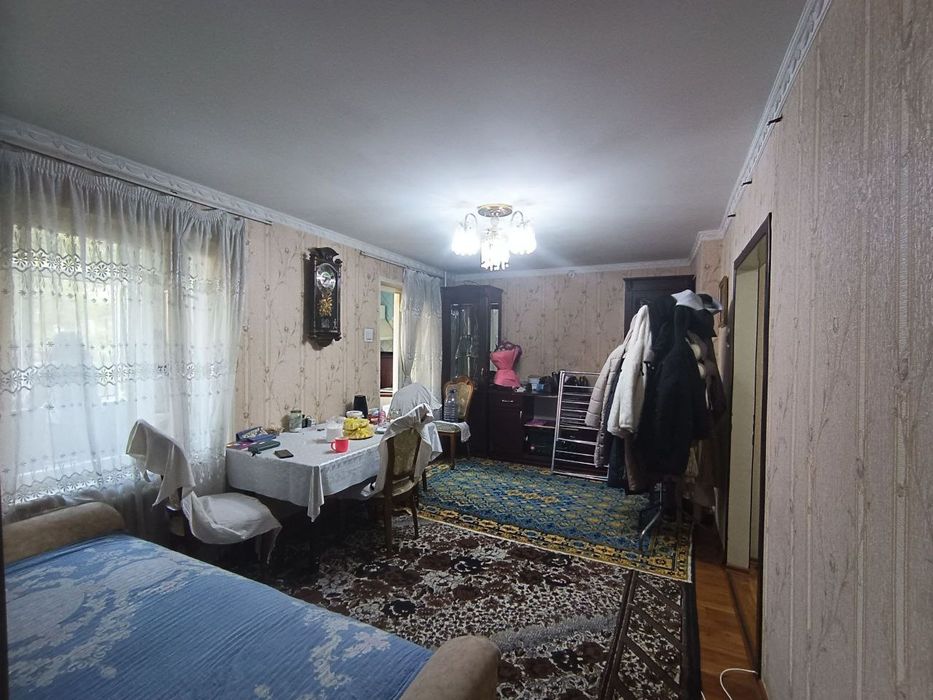 Продаётся Галерейка Юнусабад 18 квартал 2в3/2/4 два балкона