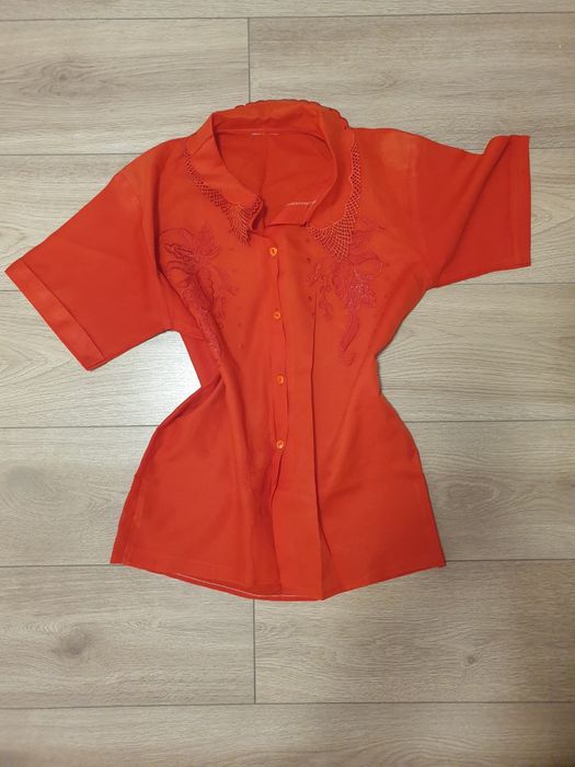 Camasa roșie subtire