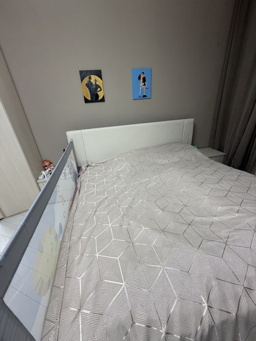 Кровать и матрас