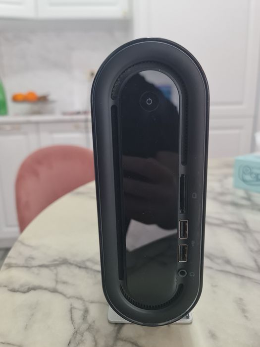 Sistem Desktop PC Dell Studio Hybrid + monitor