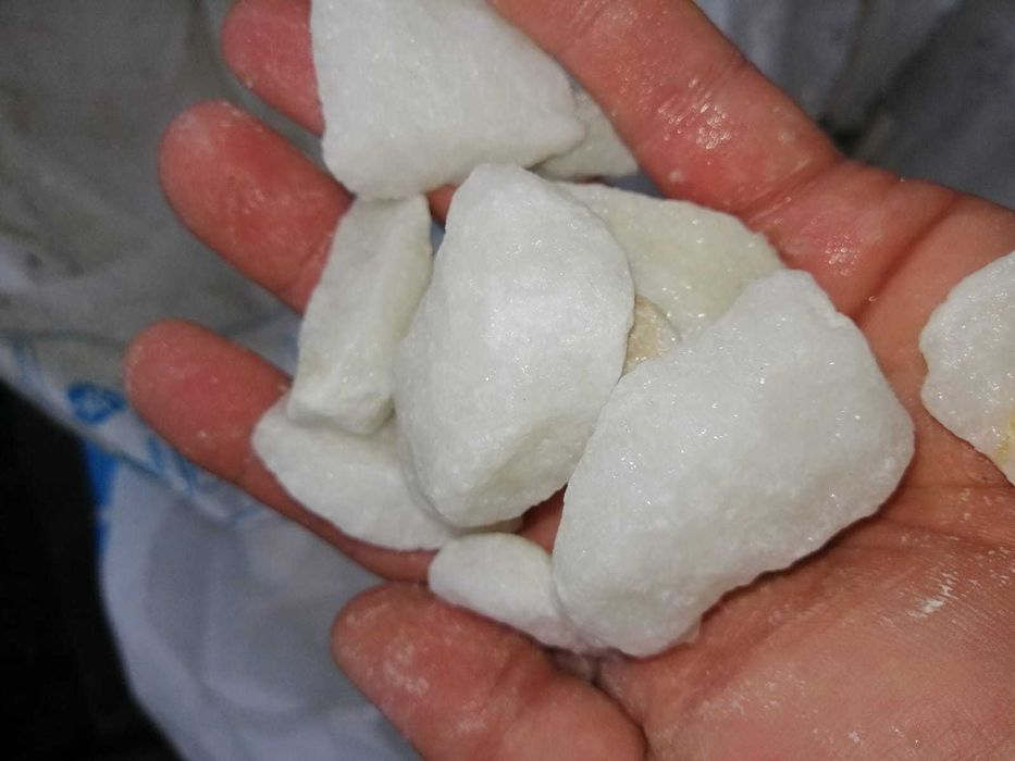 Marmura alba decorativă