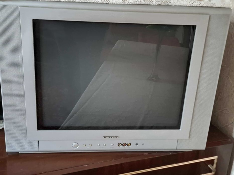 Телевизор CROWN - 21 инча с дистанционно
