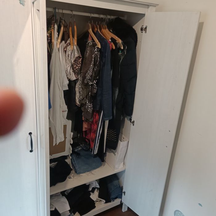 Трикрилен гардероб