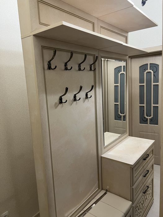 Продам прихожую Александрия