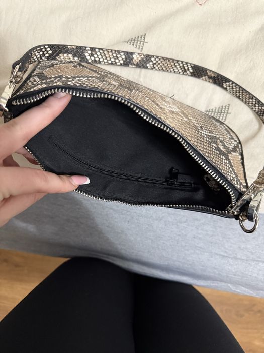 Малка сладка чантичка за рамо