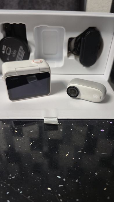 Insta360 Go3 64GB FullBox si cutie de transport