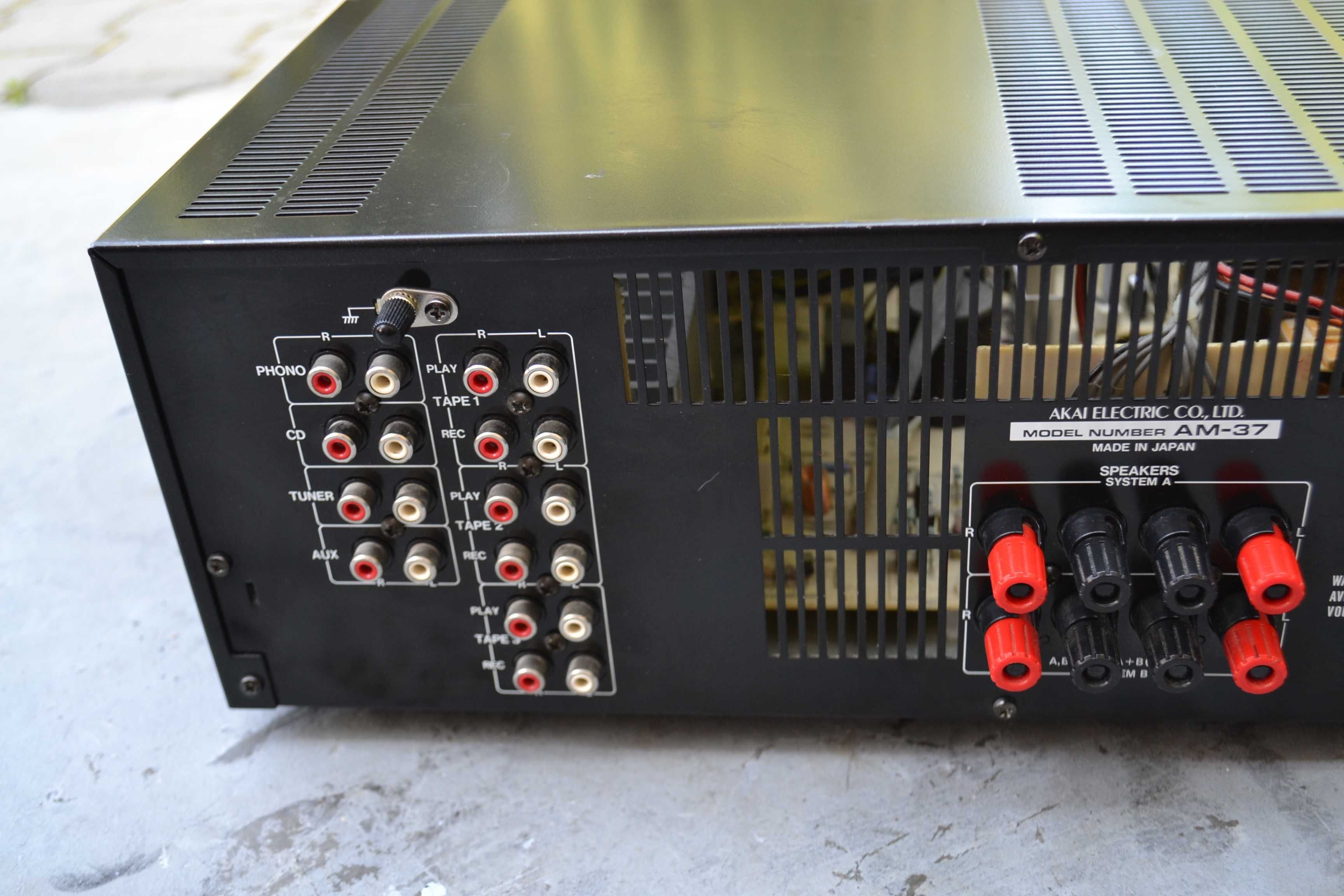 Amplificator Akai AM 37