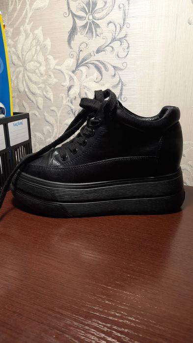 Продам крутые ботиночки