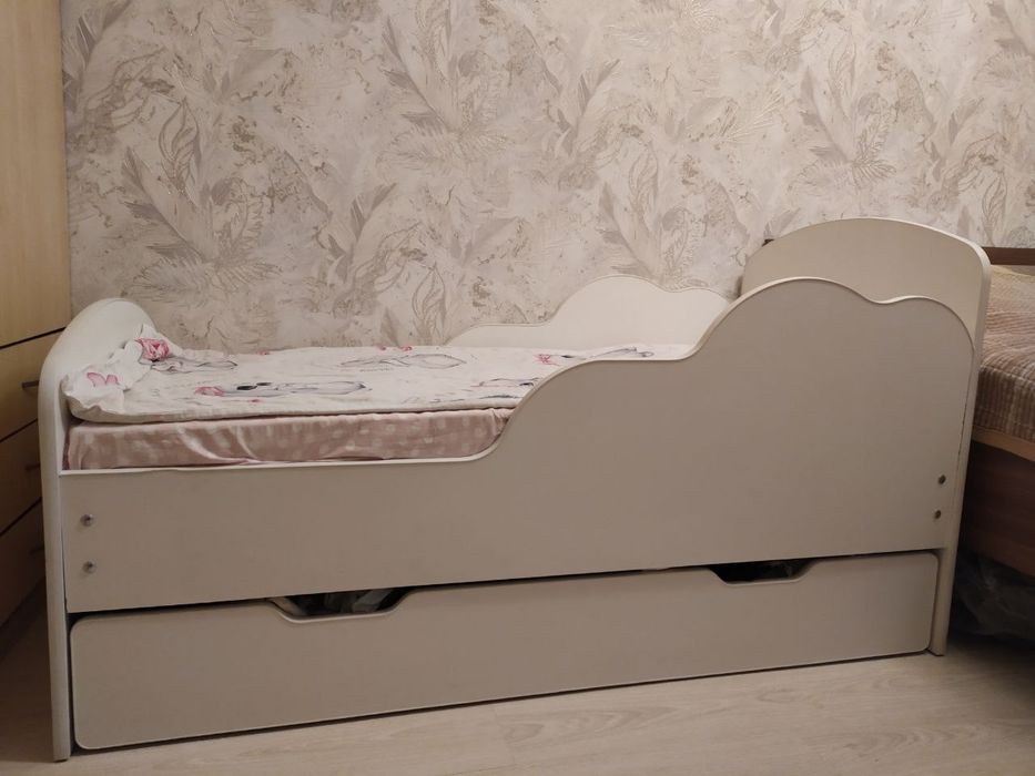 Продам детскую кроватку