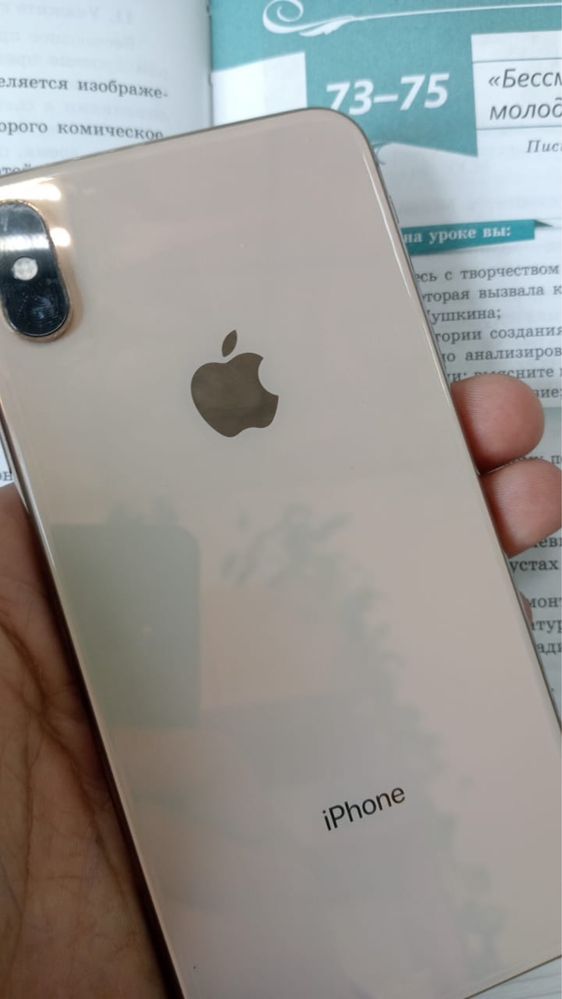 Продам Iphone XS Max