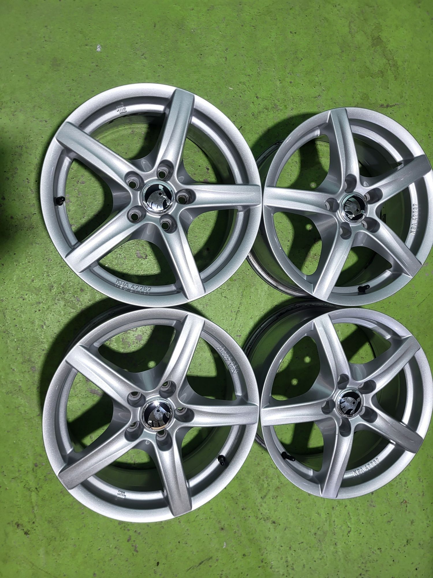 16 5x112 Skoda лети джанти 5х112 шкода