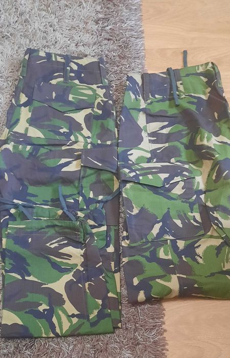 Costum ristop camuflaj padure