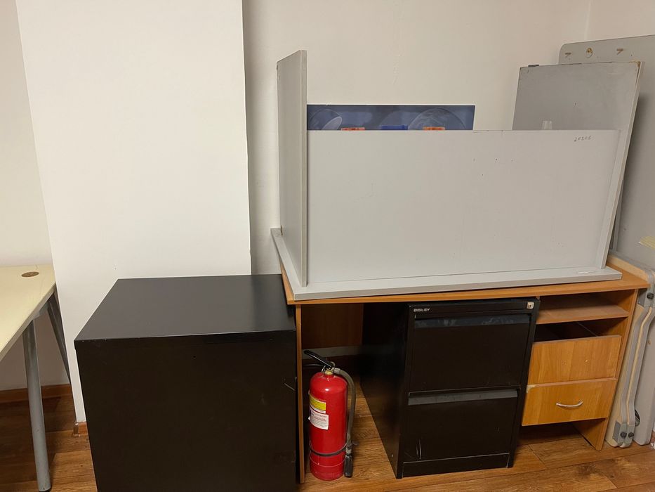 Продаем офисную мебель