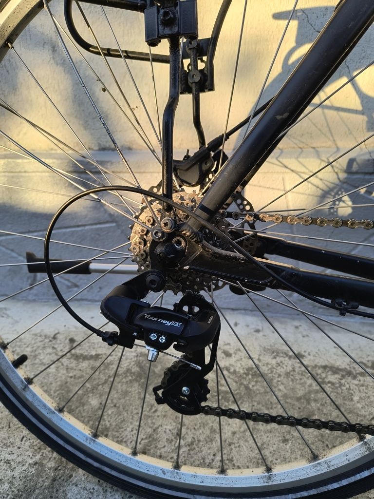 Vand bicicletă de șosea Felt - cadru aluminiu, frâne hidraulice
Vând b