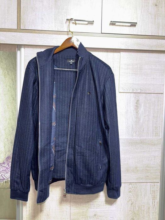 Срочно продам мужской костюм двойка и коженную обувь