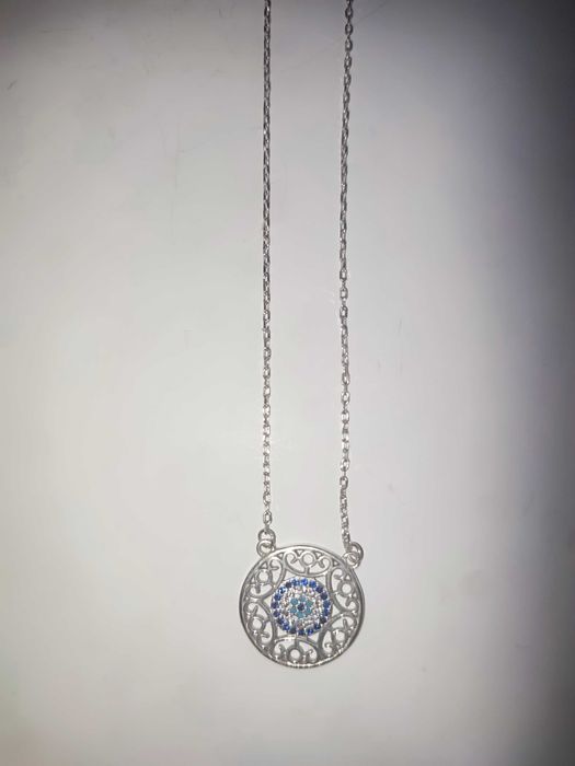 Серебряная цепочка с красивым кулоном