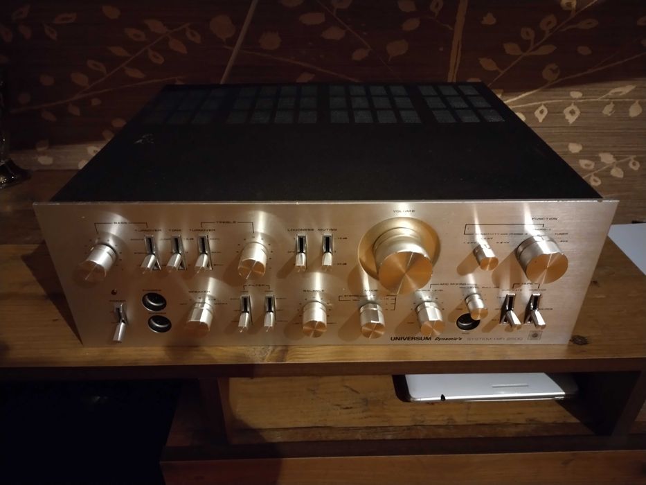 Universum dynamic's 2500