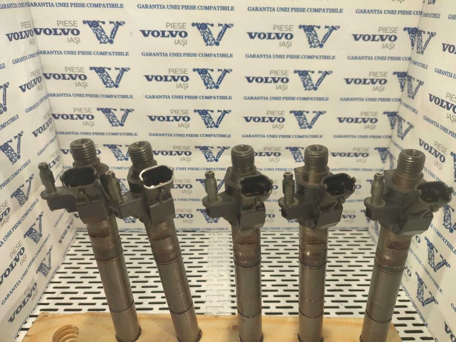 Injector VOLVO 2.4D5 E5 S60 V60 V70 XC70 XC60 31272690