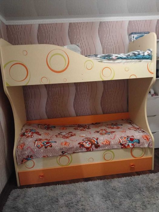 Кровать двухъярусная