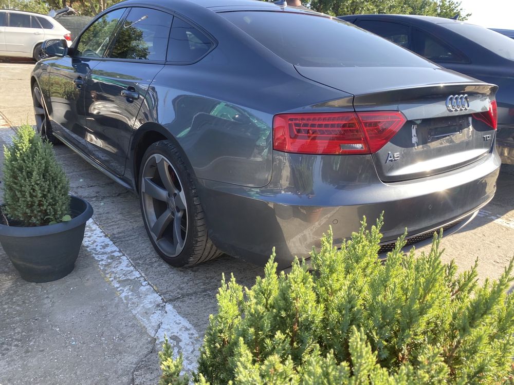 Fuzetă dreapta față Audi A5 2.0 TDI 2014