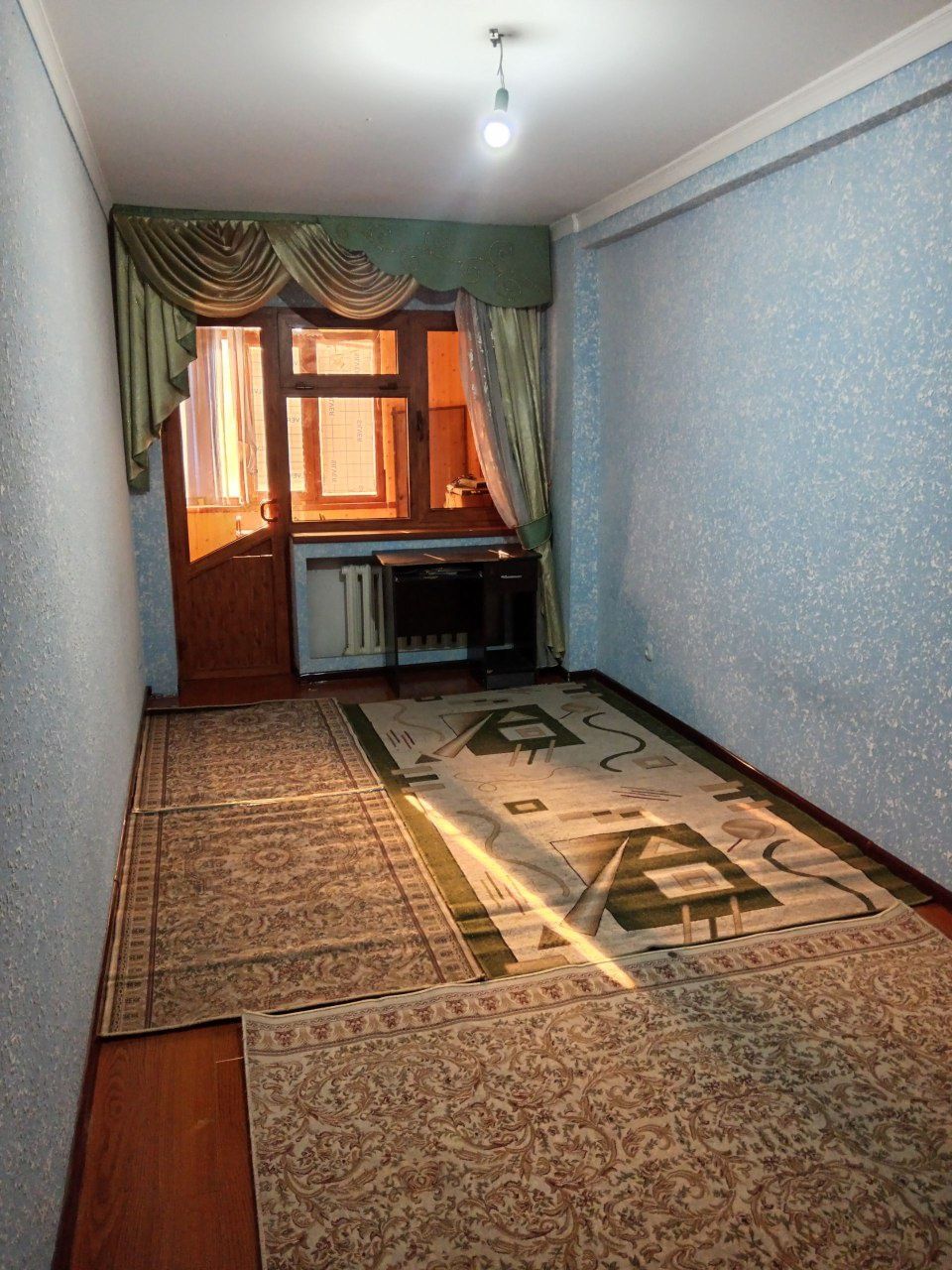 Arenda/ijara xalqlar doʻstligi metrosi oldida faqat qizlar uchun