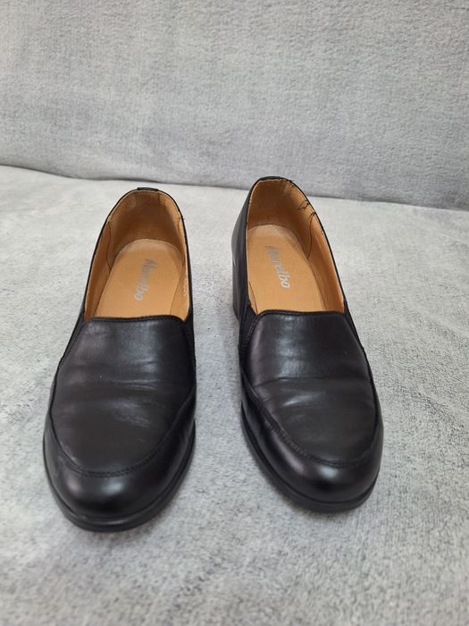 Vand pantofi dama cu toc,nr.37