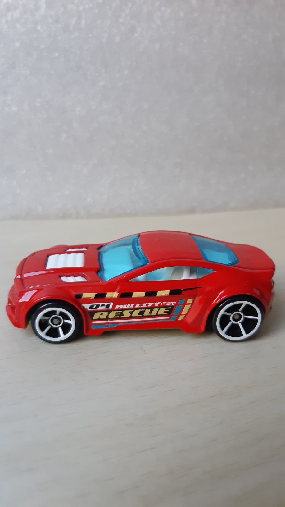 Vând masinuta/macheta Torque Twister Hot Wheels