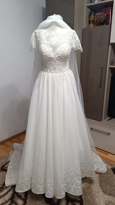 Vand rochie de mireasa
