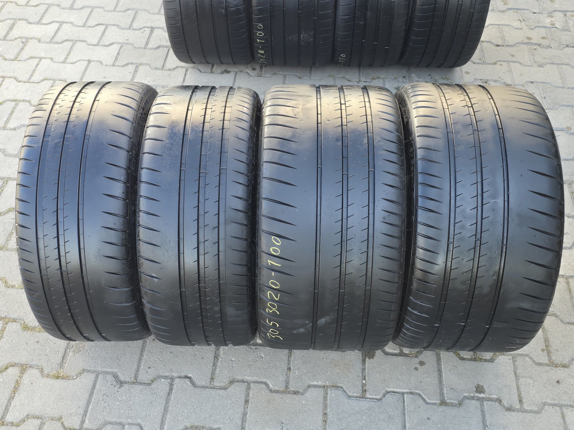 305 30 20 Michelin