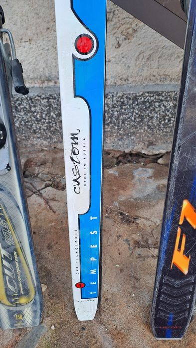 Комплект 3 броя ски,със 2  комплекта щеки