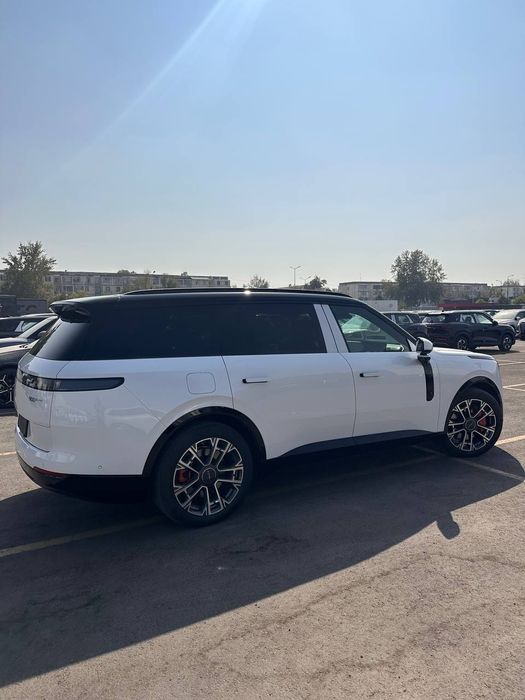 Lynk&Co 900 гибрид