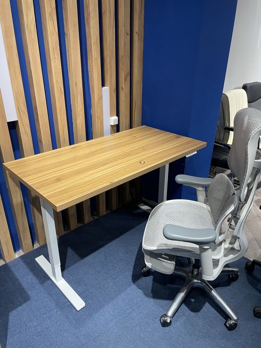 Письменный стол с электро подьемником