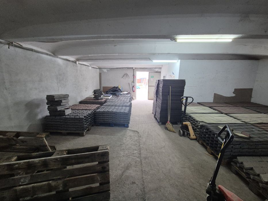 Ofer spatiu depozitare zona Metro Iasi 70mp, 222mp