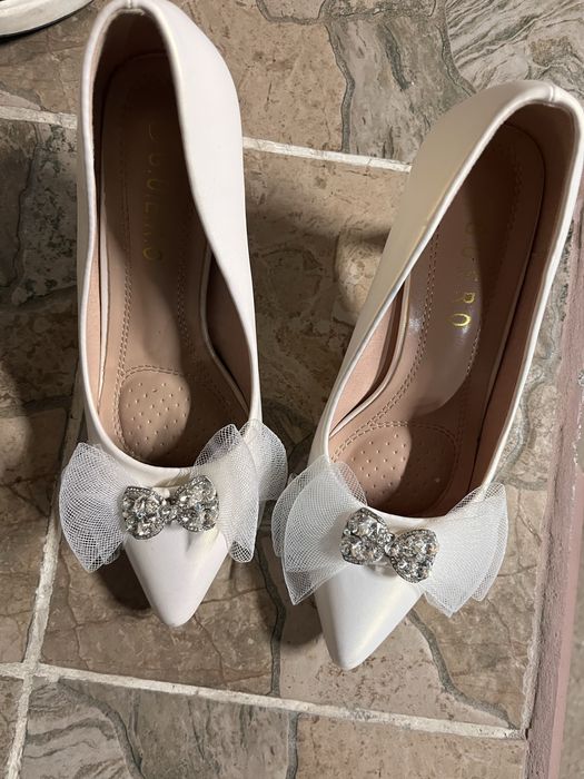 Белые/бежевые туфли