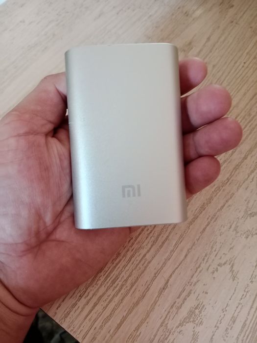 Продам в отличном состоянии paver bank,MI
10000,mAh,3.6v