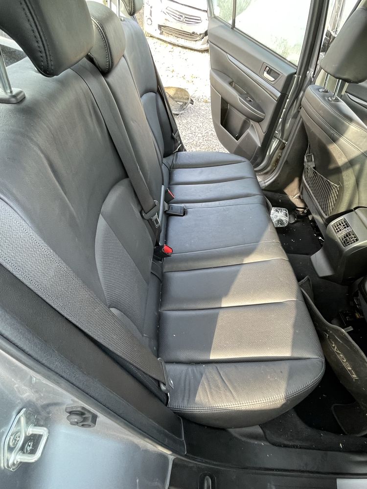 Subaru Legacy 2012 V 2.5i На части
