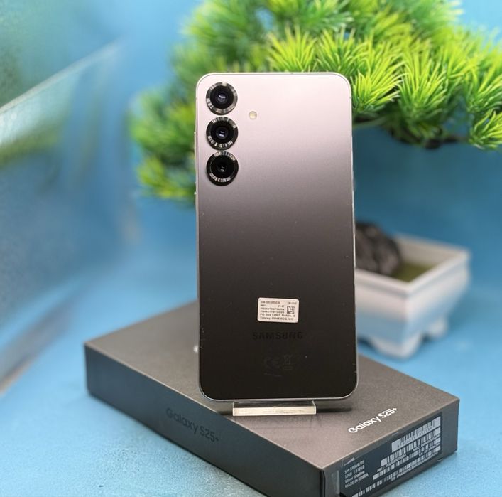 ГАРАНЦИОНЕН!!! Samsung Galaxy S25+, 12GB RAM, 512GB, 5G, Silver Shadow