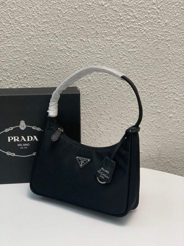 Geanta Prada Re-edition