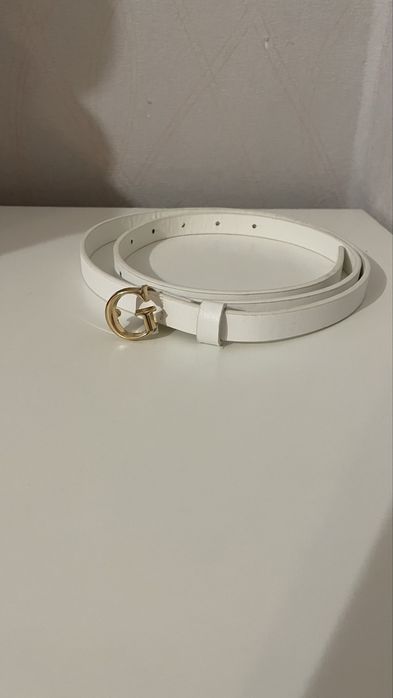 Колан Guess в бяло