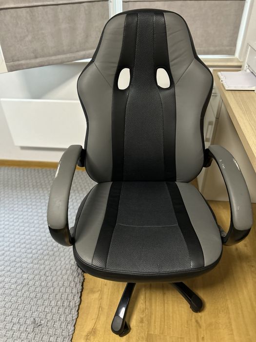 Стол за офис