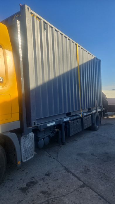 Containere de vanzare