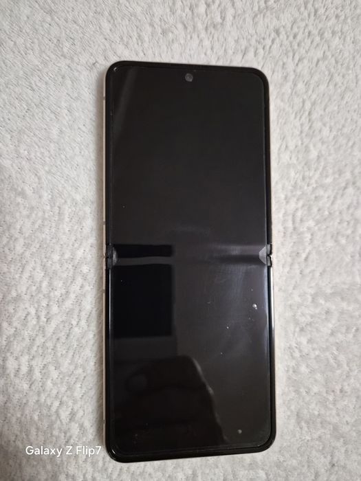 Телефон Samsung flip 4