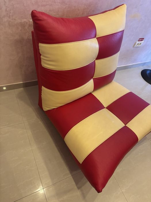 Vând Canapea Extensibila + Fotoliu