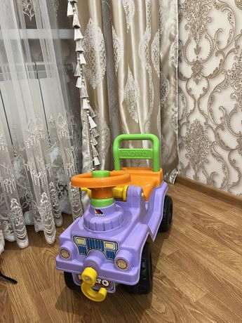 Детская машина Molto(для девочек)