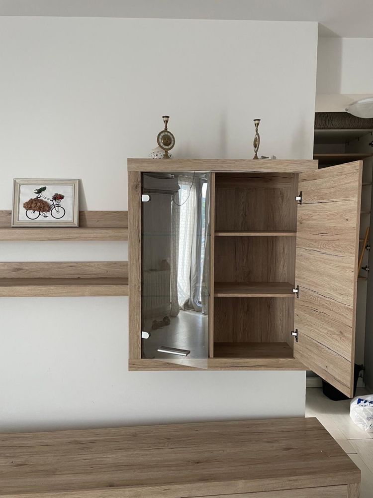 Vand corp de mobilier sufragerie