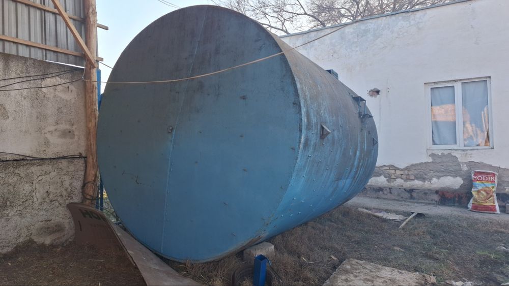 Sisterna 10 25  kubali yomkostlar bor