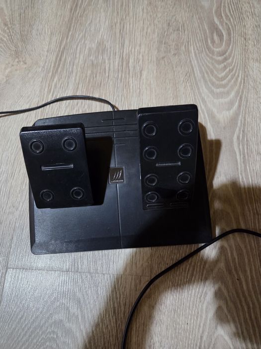 Геймърски волан с педали