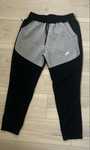 pantaloni nike tech