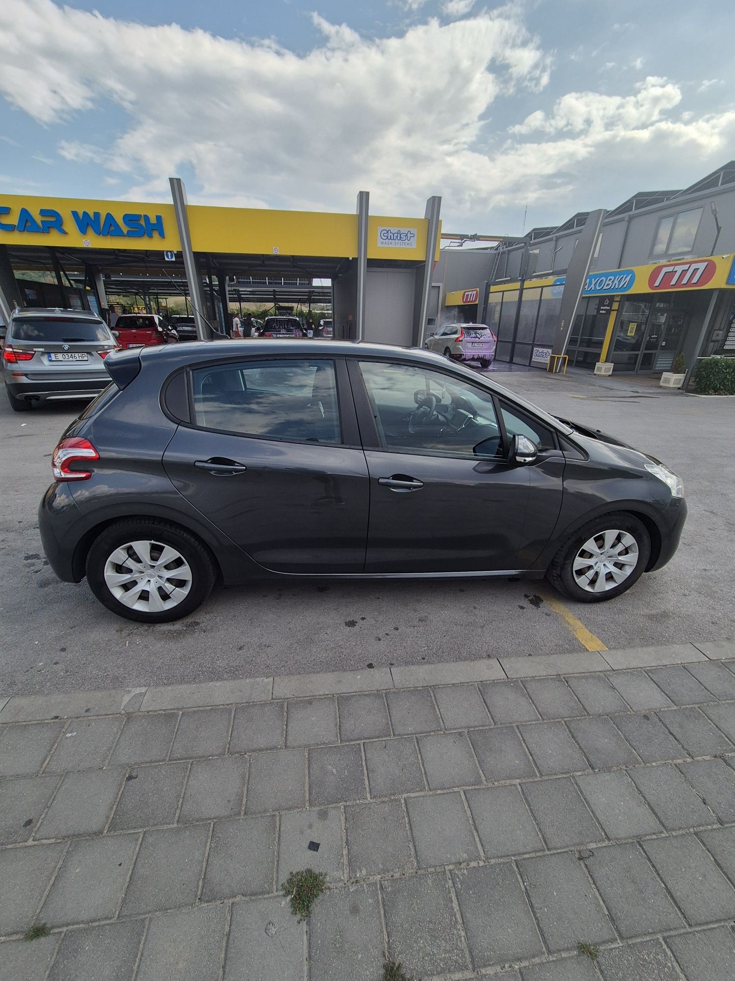 Peugeot 208 2015